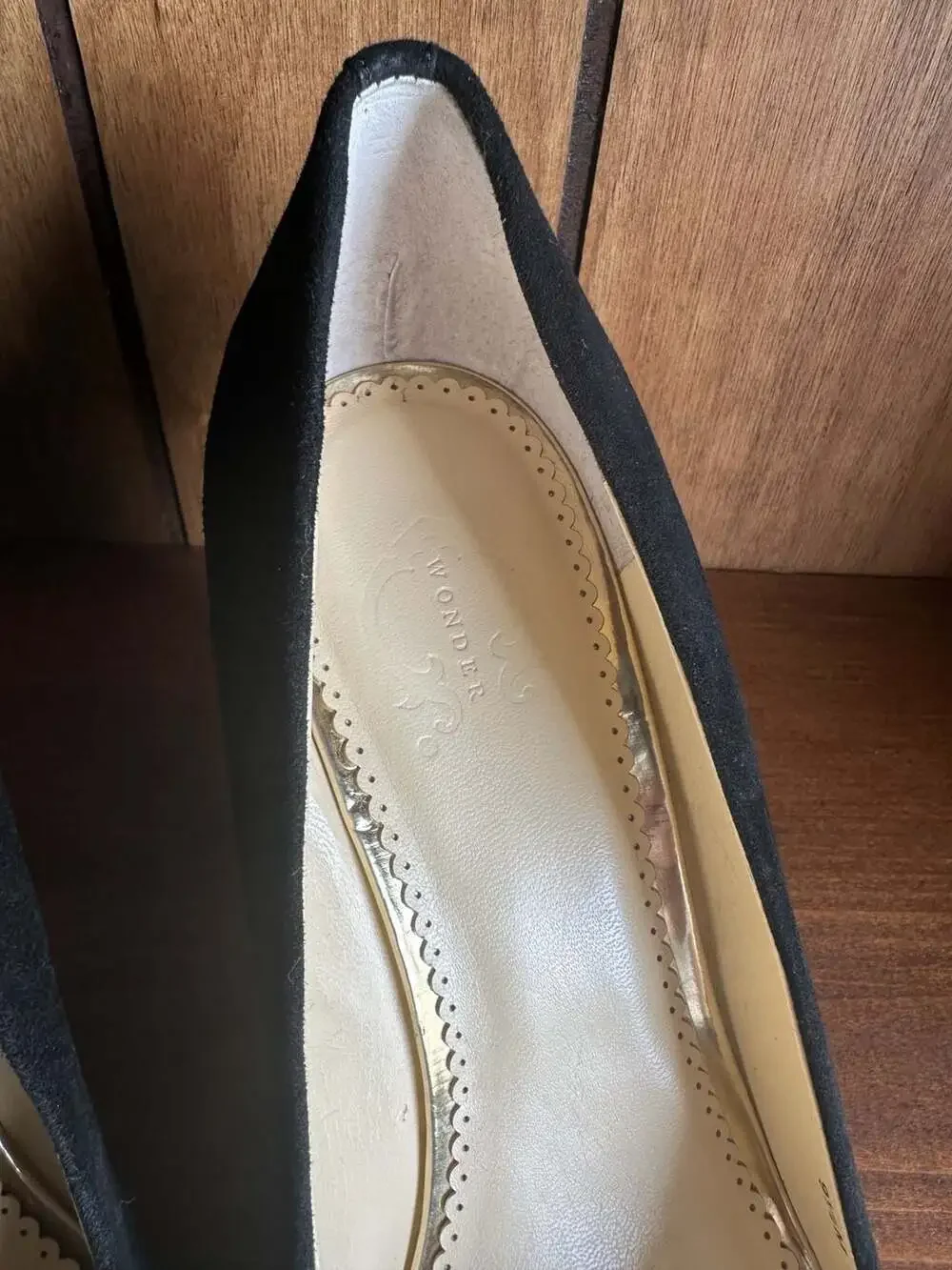 Wonder by Chinese Laundry Classic Wedge Pumps Black Microsuede Women’s Size 9.5